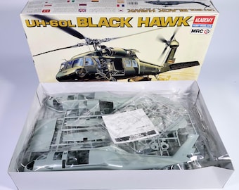 Academy UH-60L Black Hawk, schaal 1/35 #2192