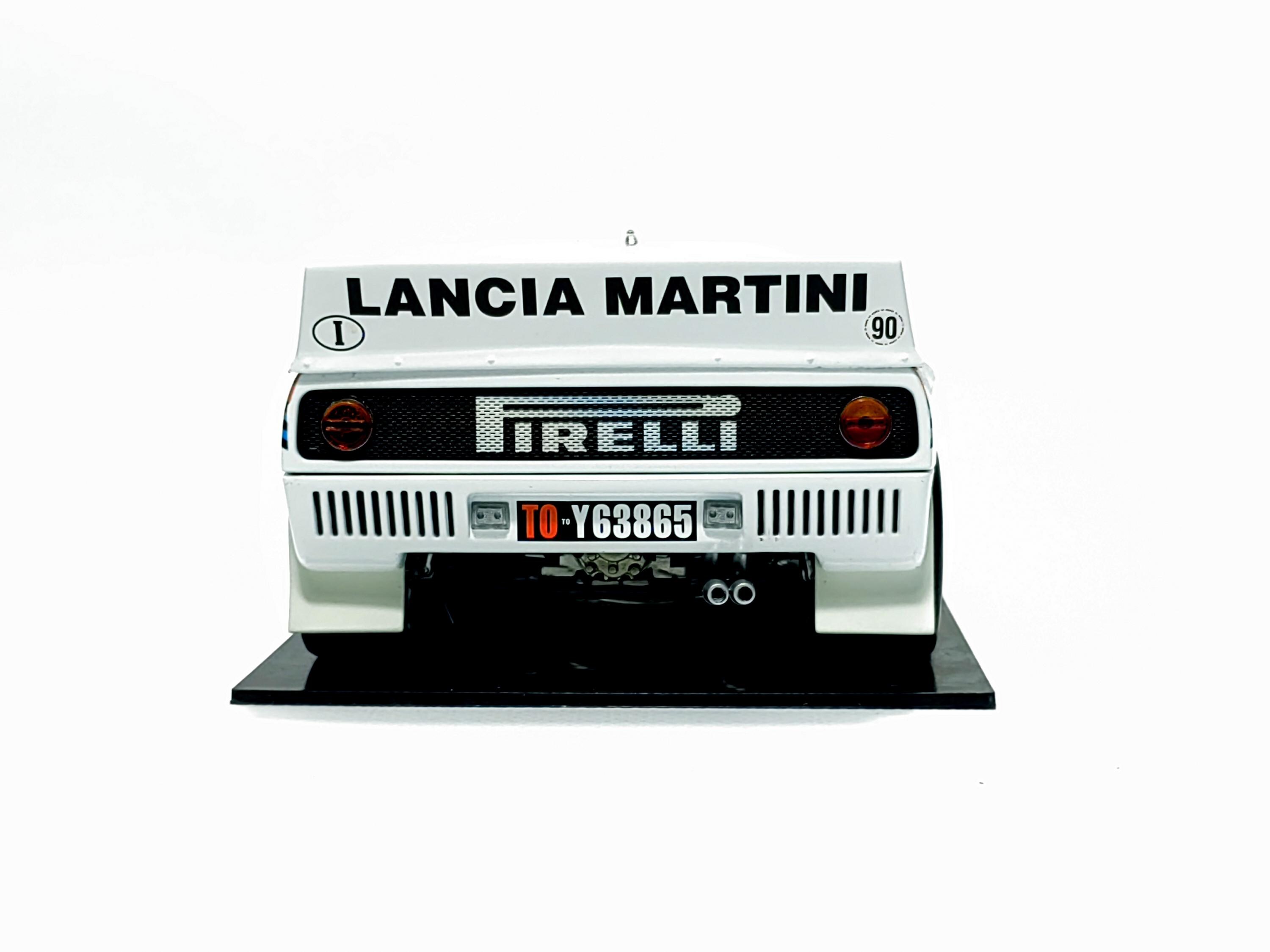Kyosho 1/18 Lancia 037 #1 Martini Racing 1983 Monte Carlo Rally