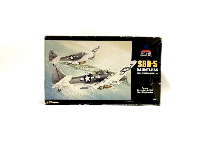 Schaal 1/48 Nauwkeurige miniaturen SBD-5 Dauntless Navy Dive Bomber #3412 afbeelding 1