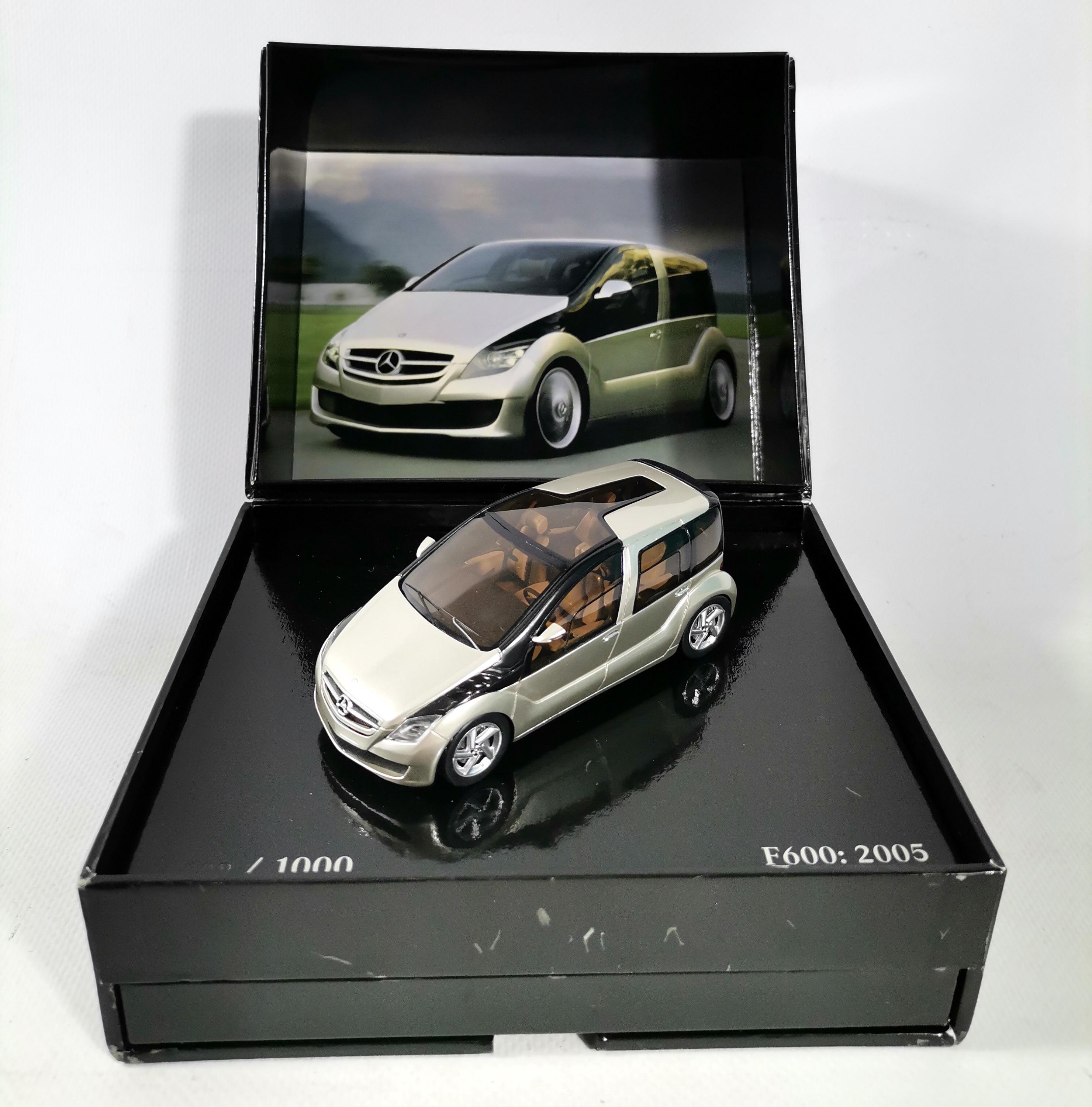 Spark 1:43 Mercedes-Benz W 154 Année 1938 argent B66040438 modèle