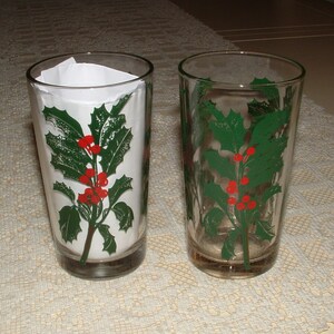 ONE Vintage 1950's Boscul Peanut Butter Christmas Holly Glass - 2 Available