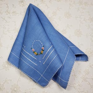 Vintage 1940&#39;s Linen Handkerchief, Hanky, Hankie - Embroidered Floral Corner on Blue