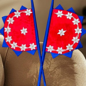 Juego de 2 abanicos rosas y azules con detalles de espejo. Abanicos decorativos artesanales para decorar paredes, dormitorios, salas de estar y con un toque bohemio.