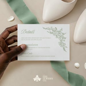 Modelo de cartão de casamento verde-sálvia, cartão de anexo minimalista Canva, papelaria clássica editável, estética coquete - JARDIM CLÁSSICO