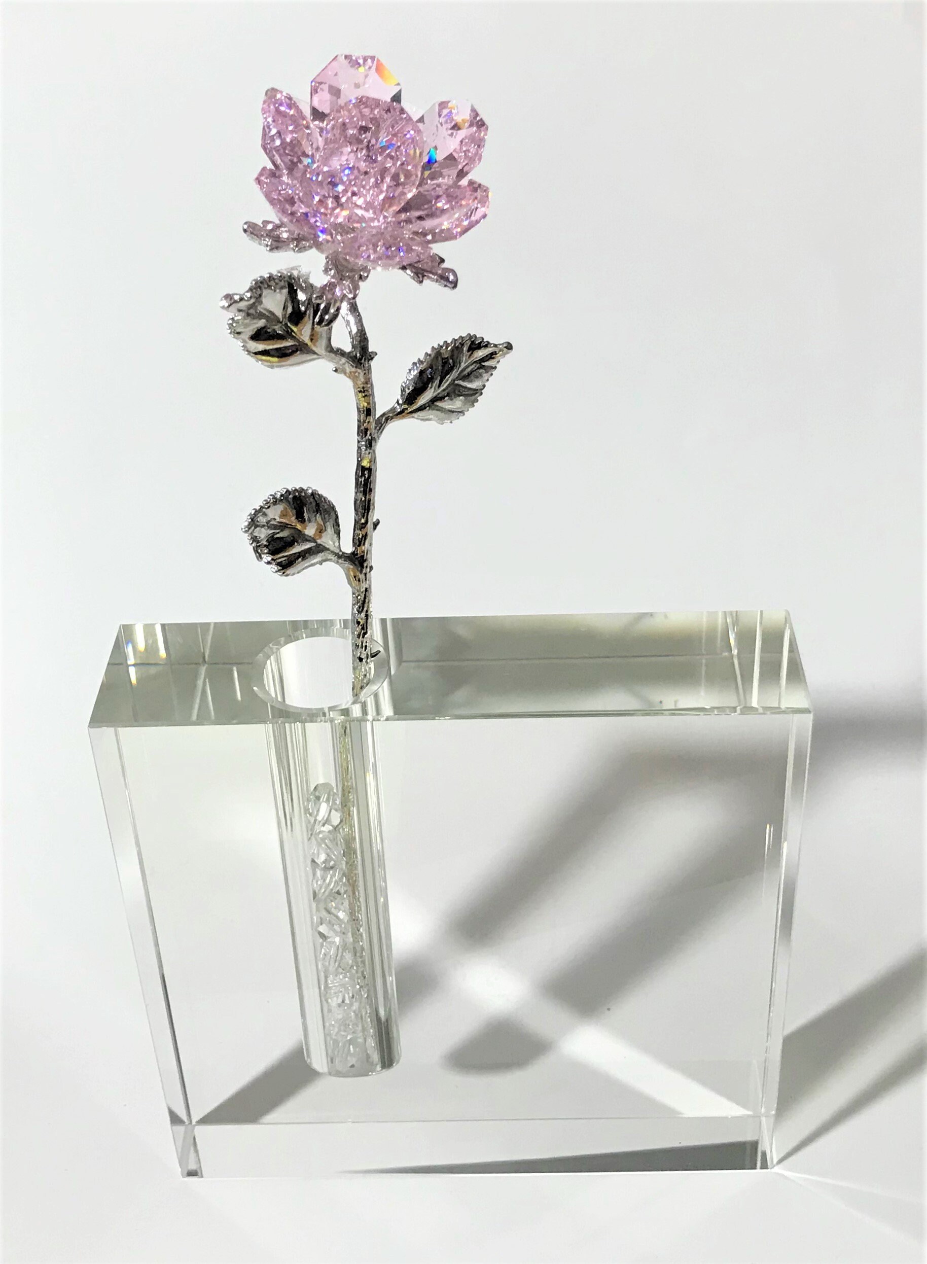 Swarovski クリスタルローズ 置物 Stunning Sparkling Pink Crystal Rose in A Crystal Vase Hand