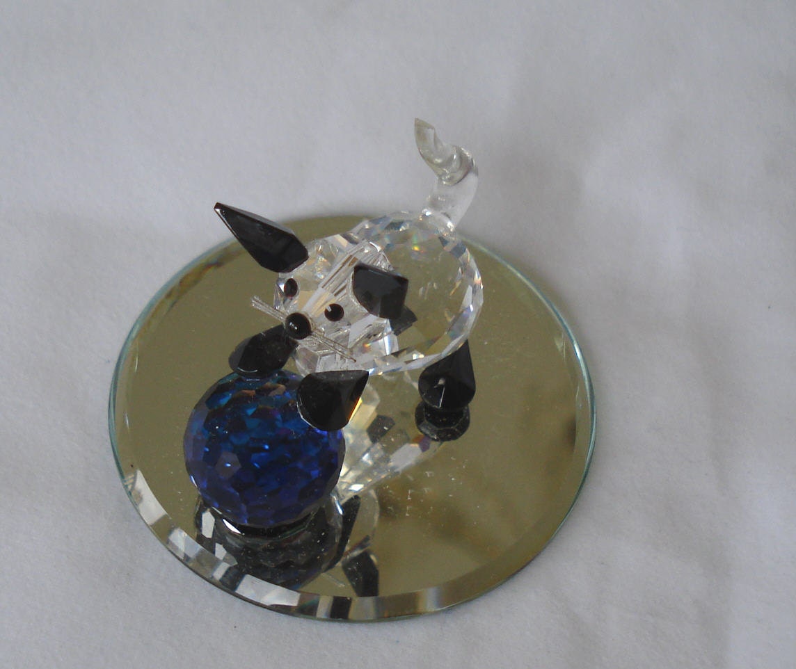 Crystal Cat With Ball Figurine - Kitten With Ball