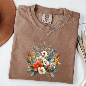 Boho Wildflowers Cottagecore Shirt, vintage bloemenprint, botanische regenwaterprint, shirt met wilde bloemenzakje, onderzetter met geperste bloemen, cadeau voor vrouwen