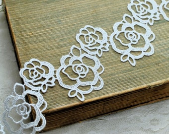 White Hollow Embroidered Rose Flower Double Scallop Lace Trim, Junk Journal Scrapbooking Embellishment, Mixed Media, Doll Lace