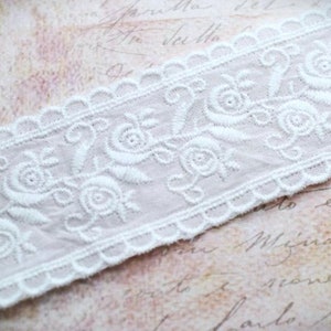 Adorno de encaje con borde festoneado doble bordado con ojales florales de rosas de algodón blanco de 1 3/4", adorno para muñecas, adorno para álbumes de recortes, adorno decorativo