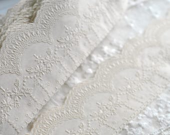 Cream Cotton Eyelet Floral Embroidered Scalloped Edge Lace Trim 3"