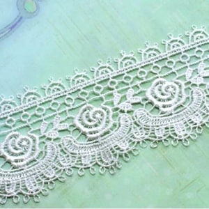 White Hollow Rose Floral Venice Embroidered Double Scallop Lace Trim, Junk Journal Scrapbooking Embellishment, Mixed Media, Doll Lace