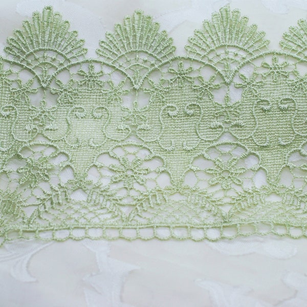 Pale Green Floral Scallop Medallion Embroidered Water Soluble Hollow Lace Trim, Junk Journal. Slow Stitch Supply, Journal Pocket Trim