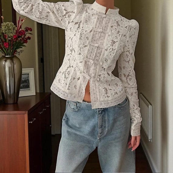Lace Collar Shirt for Women With Frog Buttons, Puff Sleeves, Slim