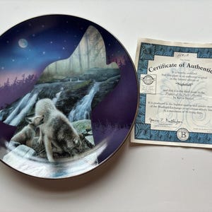 The Bradford Exchange Wolf Plate &quot;Nightfall&quot; by Kevin Daniel 1998