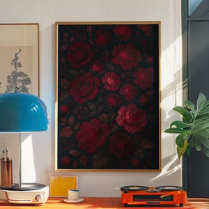 Vintage rote Rose Poster im dunklen Academia Stil - Blumen Liebhaber Wohnkultur - Wildblumen Kunstdruck - antike rote Rosen Malerei