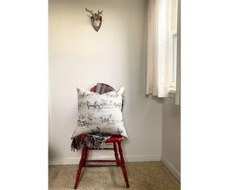 Funda de almohada ecuestre, tamaños personalizados hechos a pedido, el año del caballo, Horse Around, Ink