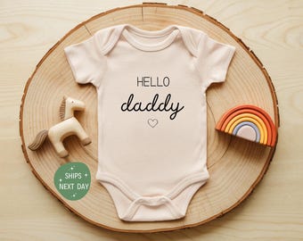 Hello Daddy Baby Onesie®, Pregnancy Announcement Baby Bodysuit, Hi Daddy Baby Reveal Outfit, Custom New Dad Gift, Natural Baby Clothes