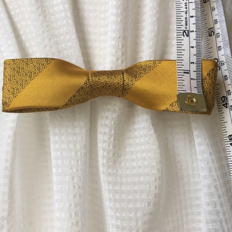 Yellow Bow Cinch Clip