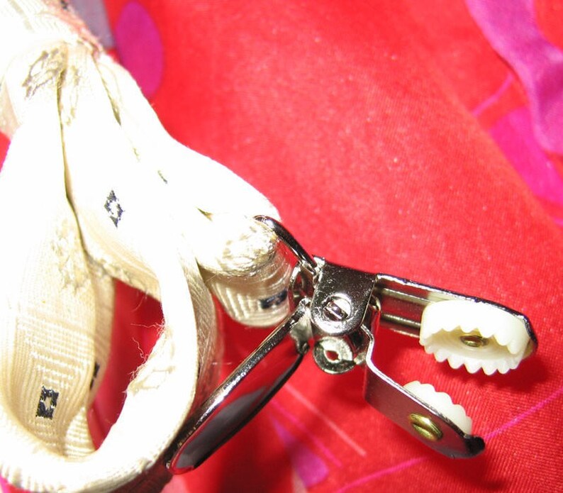 Yellow Bow Cinch Clip