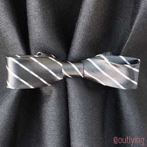 Black Stripe Bow Tie Cinch Clip image 3
