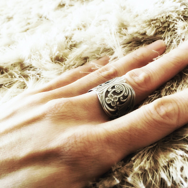 Antique Oxidized Silver Art Nouveau Ring image 2