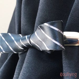 Black Stripe Bow Tie Cinch Clip image 2