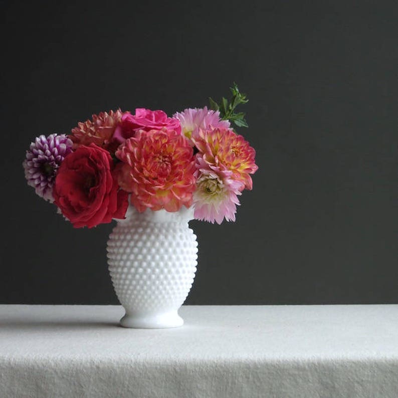 Bodas Fenton Rose Pattern Medium Milk Glass Vase Centerpiece