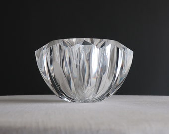 Clear Acrylic Faceted Bowl - Grainware Carlisle - Designed by Judith Kruger - Fruit Bowl - Lucite Plastic