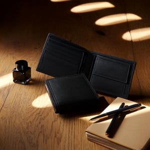 Leather Artisans USA Handgefertigte Leder Geldbörse für Herren - Schlanke Bifold RFID-blockierende Brieftasche | Echtes Vollkorn | Geschenk für Ihn | W-LA004