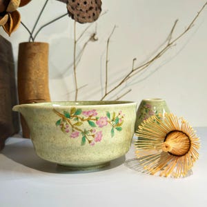 Keramik Matcha Schüssel Schneebesen Set mit Bambus Schneebesen, Florale Keramik Matcha Schüssel Set mit Ausguss, einzigartiges Matcha Kit Teeset, Matcha Geschenkset Ideen Round Bowl Only