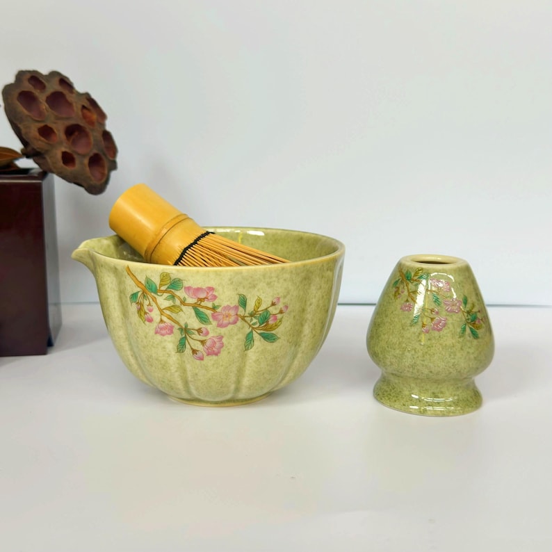 Keramik Matcha Schüssel Schneebesen Set mit Bambus Schneebesen, Florale Keramik Matcha Schüssel Set mit Ausguss, einzigartiges Matcha Kit Teeset, Matcha Geschenkset Ideen Petal Bowl Only