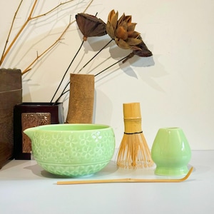Ceramic Matcha Bowl Set with Spout, Green Floral Matcha Bowl Whisk Set with Bamboo Whisk and Chasen Holder, Matcha Ceremonial Tea Gift Set