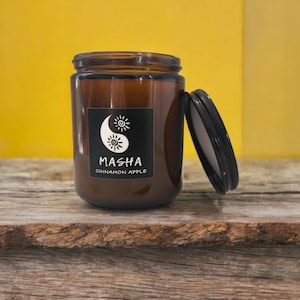 Cinnamon & Apple Soy Wax Candle – Cozy Autumn Scented Candle – Amber Jar – Handmade in UK – 8 oz – Fall Gift Idea