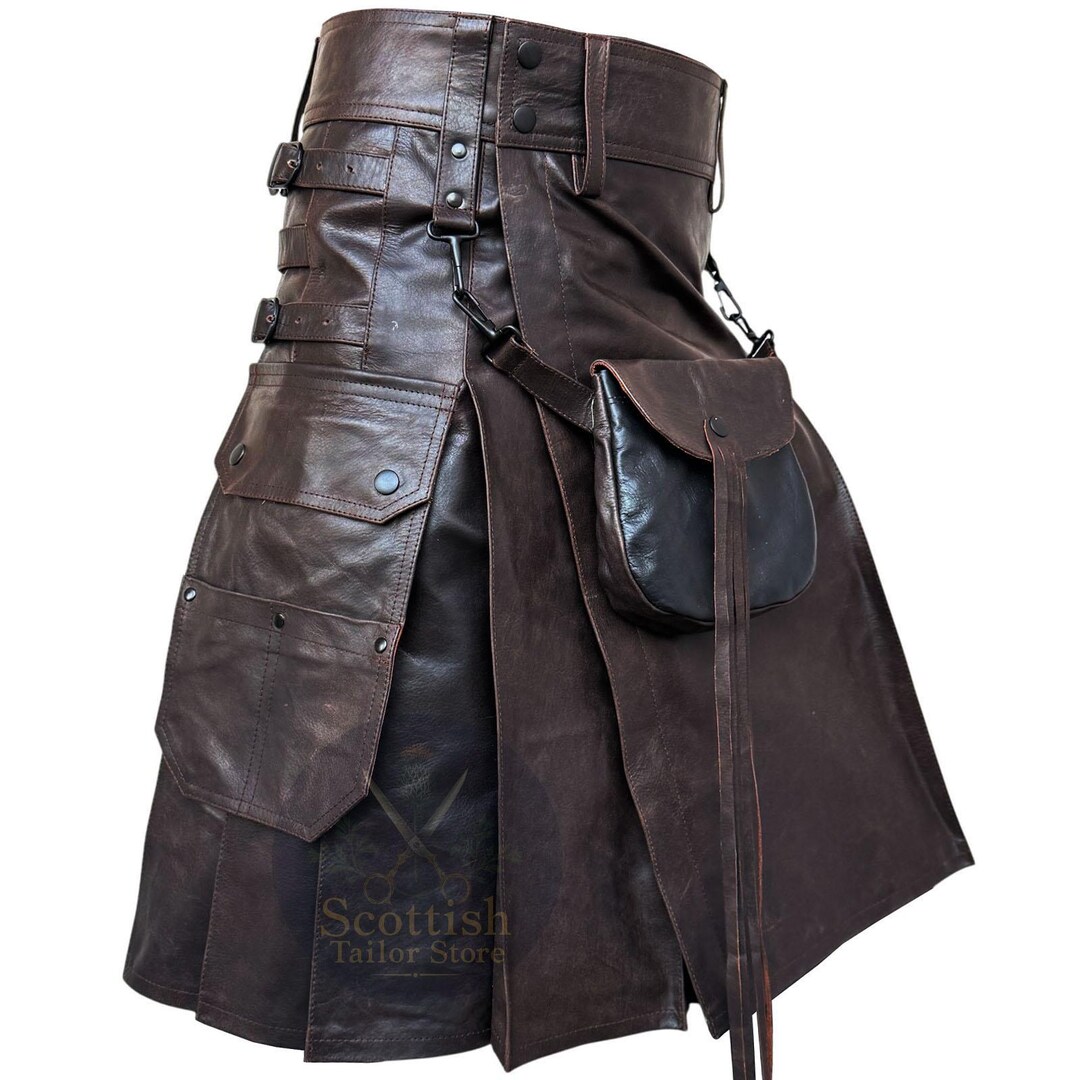 あおばくん着用　minus(-) leather utlity kilt Dark Brown Leather Utility Kilt Front Sporran – Scottish