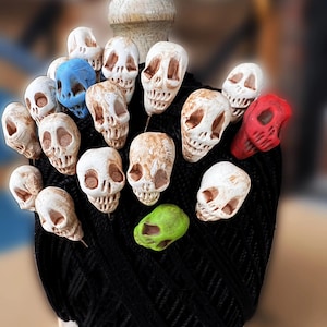 Handmade  Voodoo Skull Pin Bone Black or Colors Macabre Art Curiosity Cabinet Poppet Pokes Santera Gothic Decor Hat Pin Head Tiny Skulls