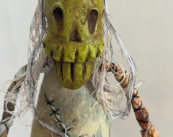 Escultura de arcilla de esqueleto zombi de muñeca artística OOAK, tipo muerto verde, muñeca gótica espeluznante y divertida, accesorio para gabinete de curiosidades, personaje coleccionable extraño