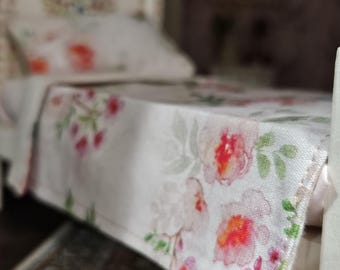 White with Red and Pink Roses Bedspread & Pillow(s) - Single or Double 1/12 Scale Bed Miniature Dollhouse