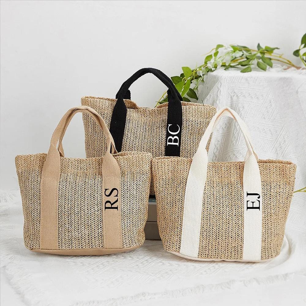Off-White ロゴ刺繍 DayOff ハンドバッグラフィア編みデザイン 大注目】PRADA◇ラフィア風 スモール トートバッグ 刺繍ロゴ