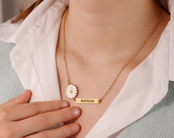Personalized Daisy Gold Necklace | Custom Name Engraved Gold Clavicle Chain | Stainless Steel Flower Pendant | Gift for Her Jewelry