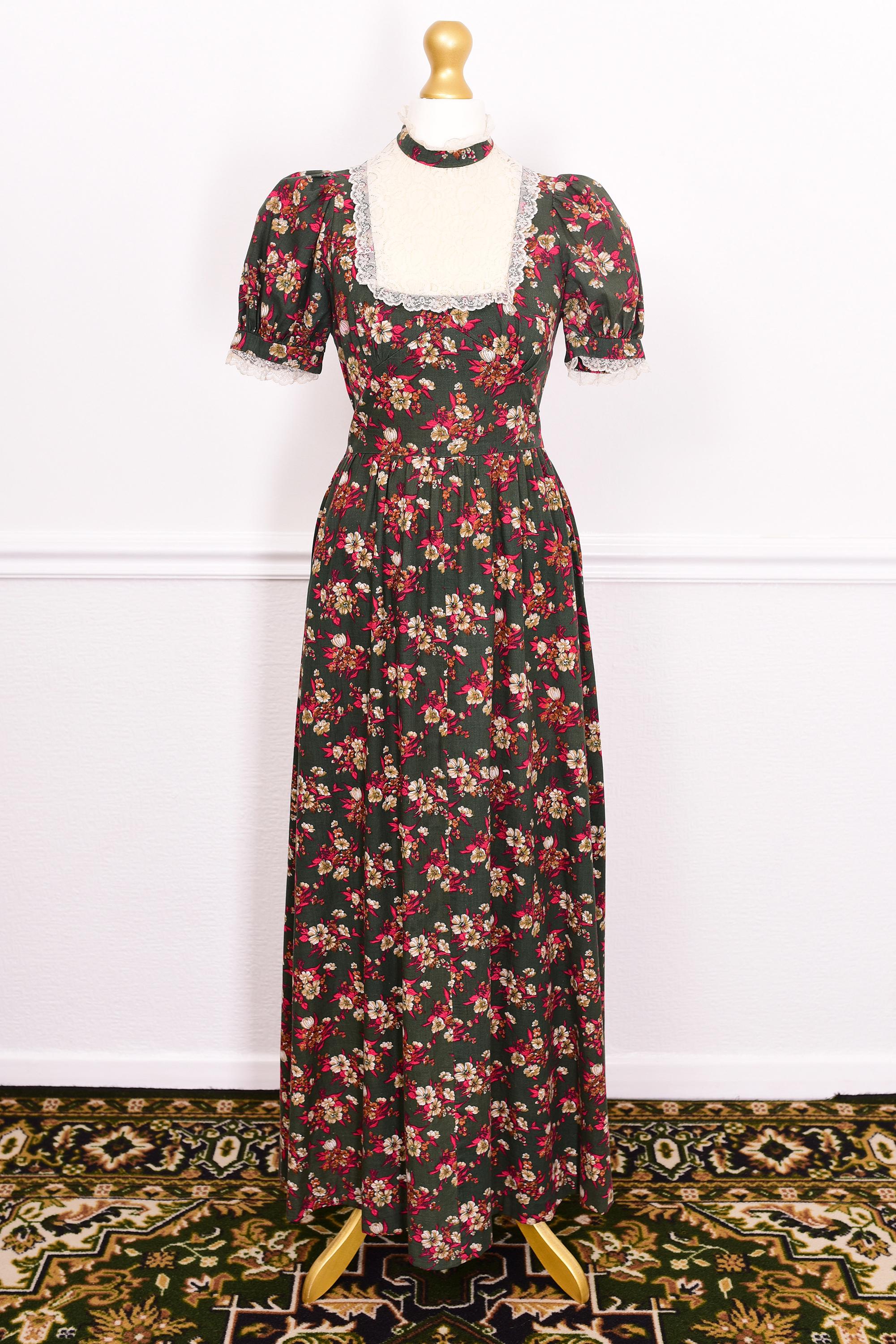 Vintage 70s Dark Green Floral Print Cotton Lace Bib Victorian