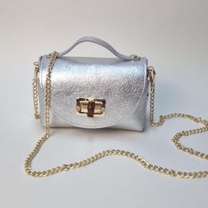 Bolsa clutch feita à mão em couro legítimo italiano metálico prateado, bolsa prateada para noite, bolsa prateada para casamento, bolsa prateada para festa, bolsa transversal prateada