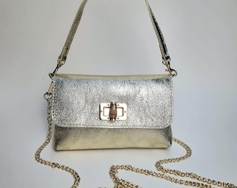 Bolso de mano tipo clutch de piel italiana metalizada dorada: Correas desmontables