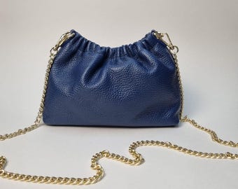 Borsa a tracolla da sera in pelle italiana blu navy con tracolla a catena dorata