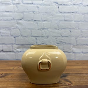 Vintage Royal Haeger Cream Planter: Mid-Century Modern Beige Pottery