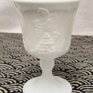 Vintage Indiana Colony &quot;Harvest&quot; Milk Glass Goblet with Grapes and Vines 4 panel
