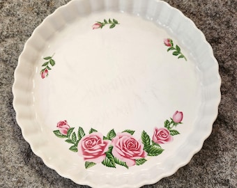 Christineholm White Scalloped 10" Quiche Dish with 8 Roses Made in China