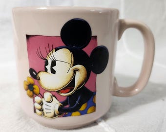 Taza rosa con flor vintage de Minnie Mouse de Disney