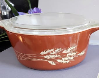 Pyrex Round Casserole Autumn Harvest with Lid Vintage 2.5 Liter 475B