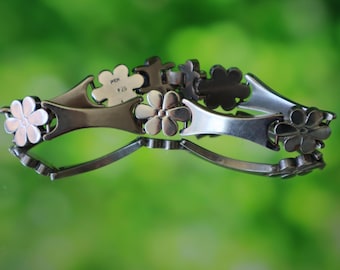 Picnic Perfect Daisies, Chunky Silver Bracelet