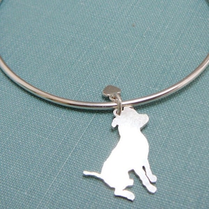 Pitbull Hunde Armreif, Sterling Silber Personalisiert Sitzender Pit Bull Anhänger, Rasse Silhouette Charm, Resue Shelter, Muttertag Geschenk